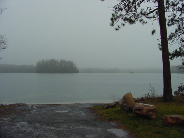 We were told that some ice fisher types found that the south end of the lake was ice covered and were fishing there.  We saw no ice.  Only one of two conclusions can be true...<br> - 1) They lied.<br> - 2) They will wash up on shore in spring.