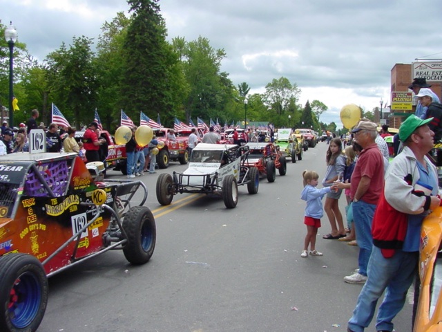 None of the buggy drivers seemed to be wearing fezzes or showing any other Shriner like qualities.