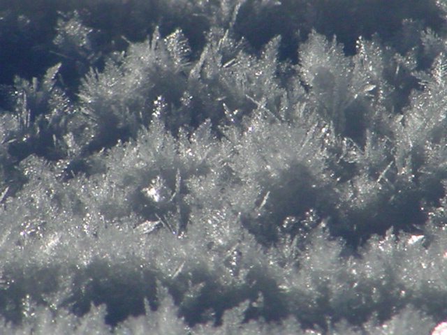 The temperature had dropped close to the dew point causing a thick (+2cm) covering of hoarfrost on all the forts.