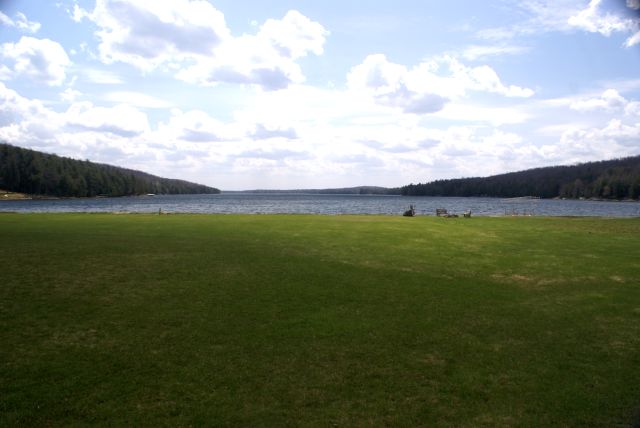 The lake is open and some piers are in.  We saw no fisherman all weekend.  I'll get the lake temperature sensor calibrated and back in the water in the next few weeks.  Until then, trust me, you don't want to swim without a thick wet suit<br><br><br>-Nemo