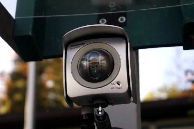 The webcam is performing well.  The machines hosting this site...not so much.  The FTP functions are down so no recording is happening.  The Yahoo! engineers claim problem should be fixed by Wednesday.