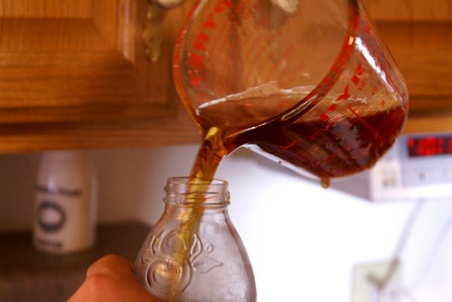 The first batch of syrup was bottled on Sunday morning.  Five and an eighth gallons of the really good stuff currently only needs labels.