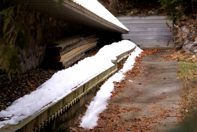 Some snow survived the above freezing temperatures.