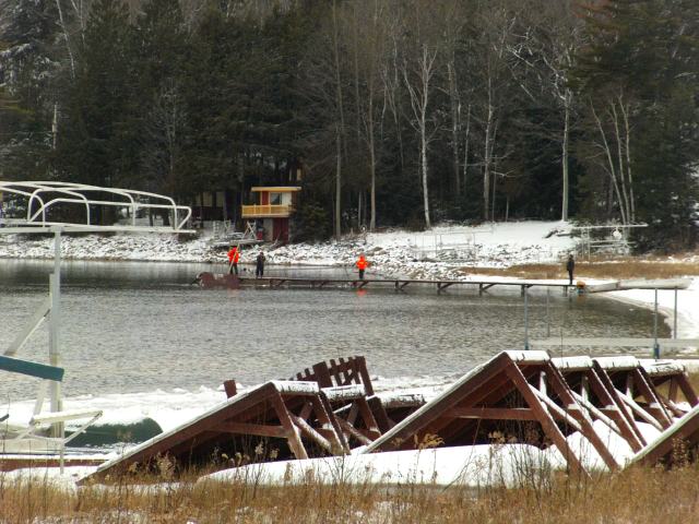 The second last pier was slowly and carefully removed from the lake on Saturday afternoon.  No one fell in/chose to go swimming.