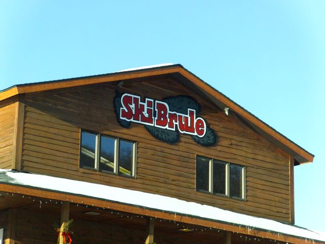 Arriving to the northwoods late Thursday night allowed us to get to Ski Brule a half an hour before the lifts were put into motion on a surprisingly warm (15°F), blue skied Friday morning.