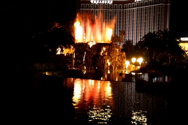 Taking pictures of the volcano in front of the complex however, is perfectly legal.