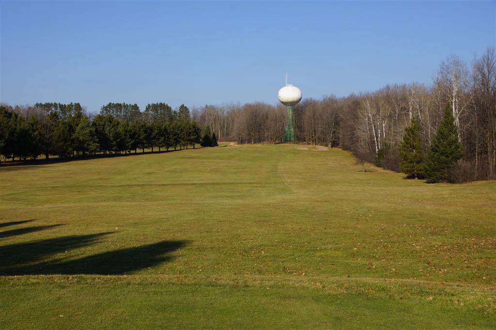 The golf course, closed to un-members, is a bit flagless and tee markerless, but otherwise in very good shape for late November (slow greens, no snow).