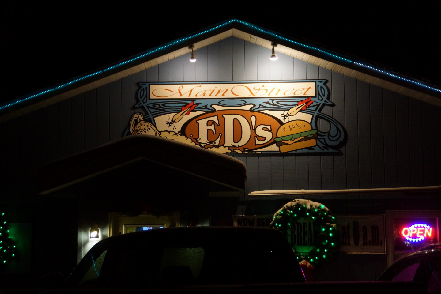 Argonne, about 6 miles North of Crandon, has a little bar/restaurant called Main Street Ed's.  The owner is the guy that owned Copper Country seven years ago.  Some friends told us about Ed's and since Copper Country was a pretty good place to eat we gave it a look see.