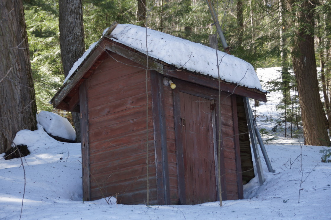 The white covering on top of roofs got thinner.
