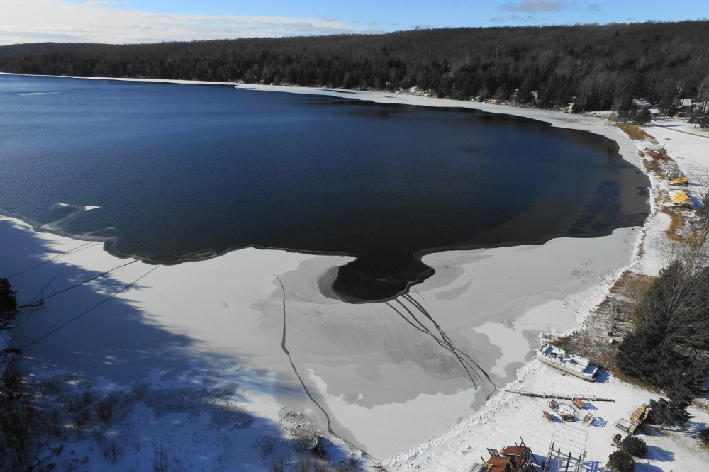 By the end of the week, there was no doubt. Winter was here. Lawns were snow covered, roads were icy, and everything was frozen 'cept for a large, but shrinking, chunk of lake. Lake Wabikon has refroze. Lake Metonga was mostly ice covered before Sunday's kickoff. Lake Lucerne's time to get its ice on will be coming sooner rather than later.<br><br><br>-Nemo occasionally holds the ice, but never the sprinkles.
