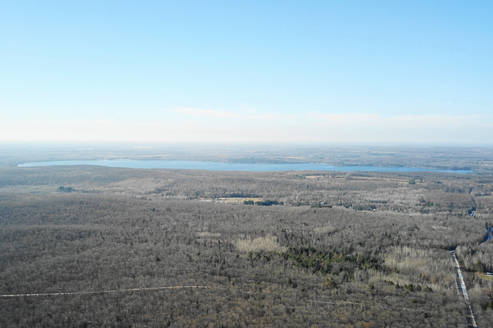To the West, Lake Metonga is even more open than Lucerne.