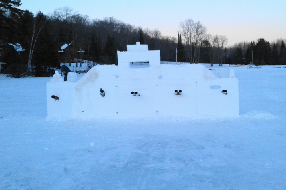 By Saturday's sunset, the Northern fort had a distinct Chinese architecture on top of a 20 foot long base and 7 full sized launch tubes.<br>Photo by Mrs Nemo