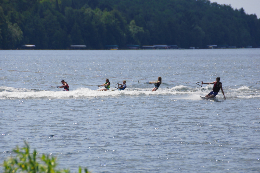 The wind picked up as the week progressed. The increasing roughness of the water did not discourage roving gangs of kneeboarders from enjoying some rope time.