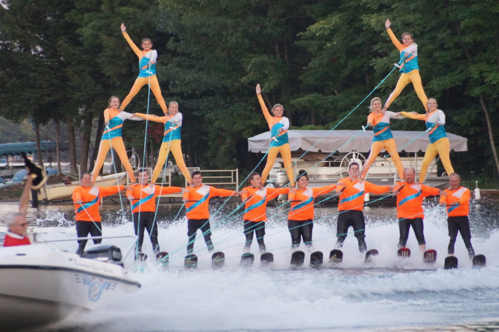 The last ski show of 2018 was held last Wednesday. The season ended with a pyramid-tastic display of quality aquaplaning.