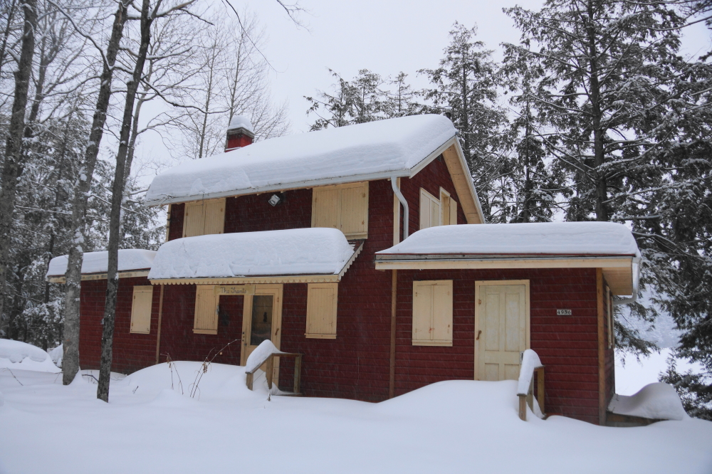 The storm was long but not that bad. Storm might be too strong a word in that it was really just a light to moderate snow over the course of several days. With the previous week's totals, it's starting to add up. No reports of roof collapses yet. 