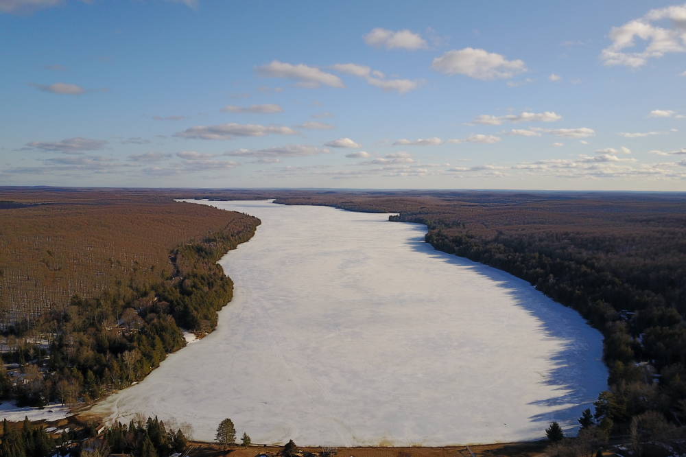 Last week started well, but this time of year is delicate. The last two Horsemen of the Snowpocalypse, Zombie Winter and Silenced Spring, are imminent and ever-present perils faced by the lake. We had some cold nights with one going down to 19°F, but Spring remained noisy and un-dead Winter remained just plain dead Winter. 