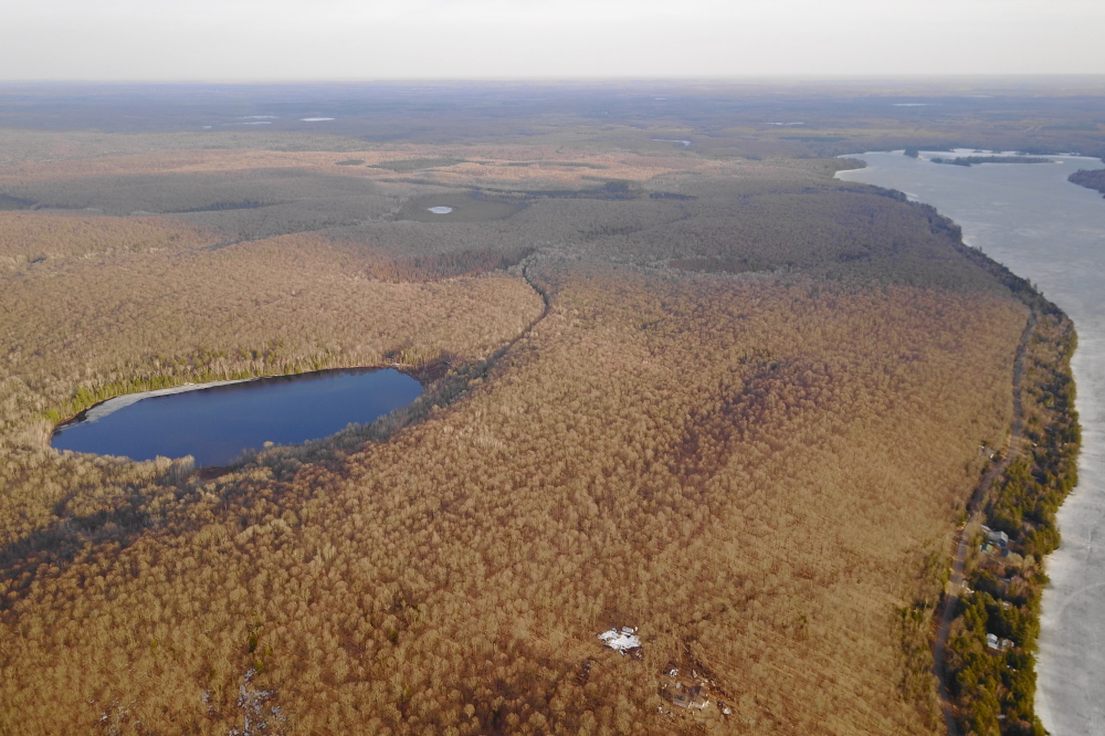 On the weekend, after it was confirmed that Lake Lucerne was still ice locked, we turned our lens on other local lakes.