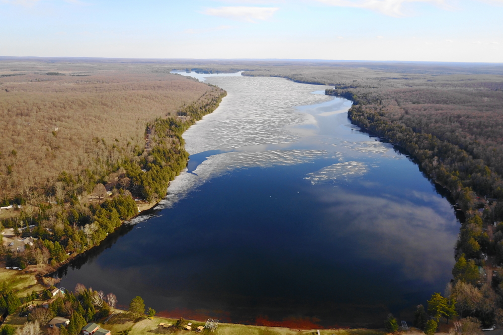 There's still some ice on Lake Lucerne.  With heavy rain predicted and no Snowpocalyptic Horsemen on the horizon, it should not make it to next weekend. The ice may not make it to Tuesday.  Now is the time to get the boat cleaned up, inflate the water wings, and celebrate if you have a late April date in this year's ice-out contest.<br><br><br>-Nemo putting away the hat and digging out the water skis.