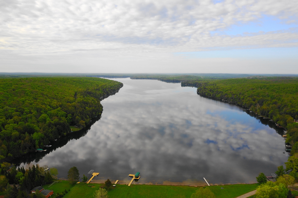 Last week started off hot. 80°F hot. Then it ended cold. 31°F cold. During the entire time, there were green hills, a very high lake level, and many, many mosquitoes.