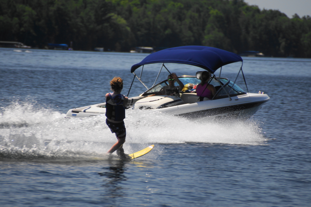 In between the ski shows and the night, the lake was almost continuously waved up by the active and the energetic.