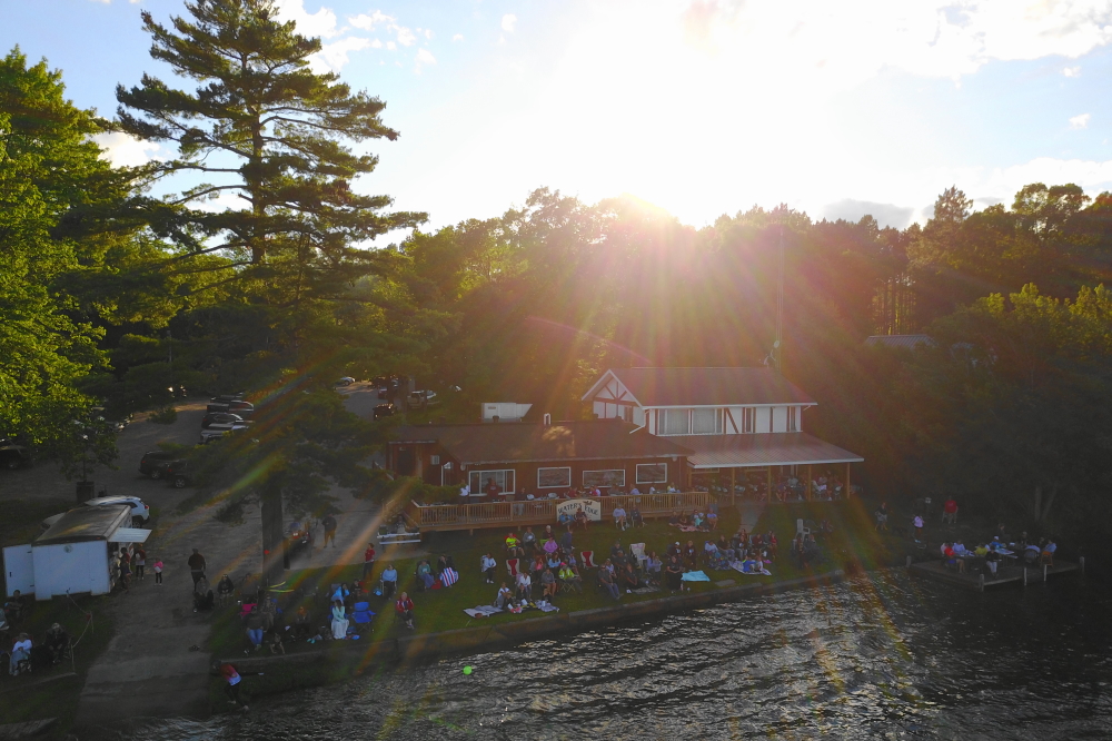 There were two moderately attended ski shows last week.