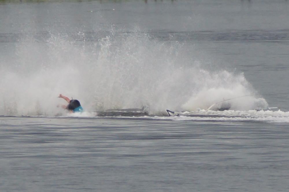 The final run of the championship of the woman's division included a re-run.