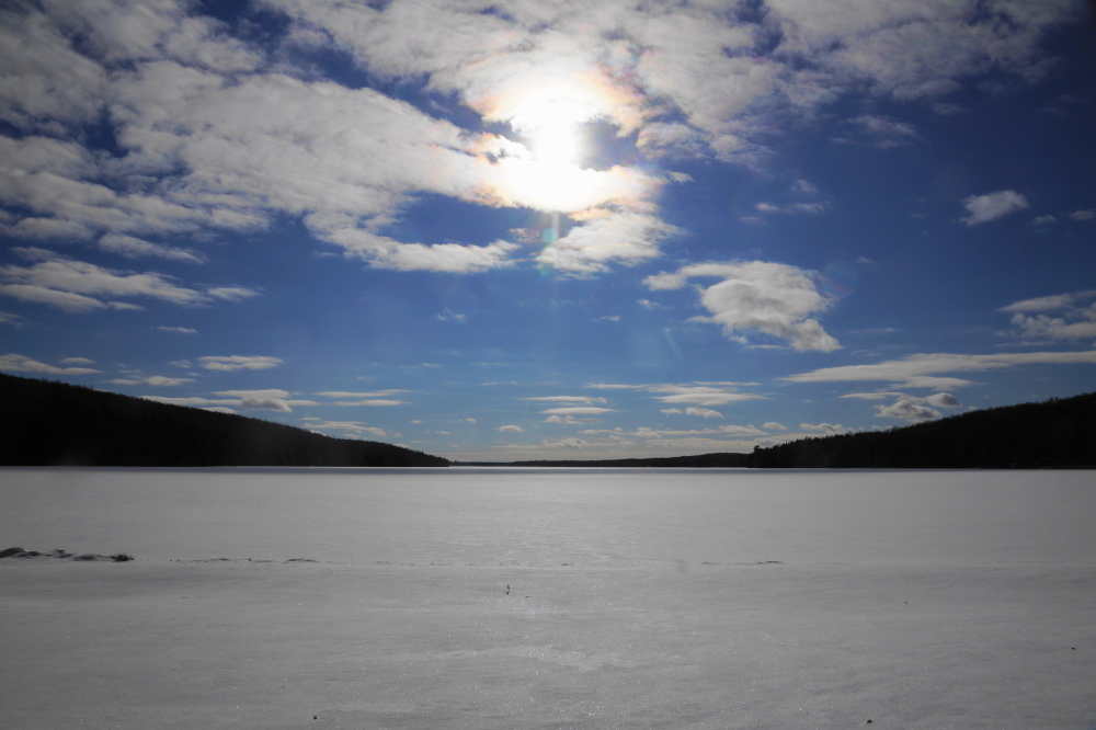 It was seasonally cold last week. Many days the lows were in the single digits and the lake was awarded with -10°F one morning.  During the day, temperatures hit the teens and twenties which were partnered with light wind and plenty of sunshine.  Near the weekend, the lake area saw a repeated morning event...