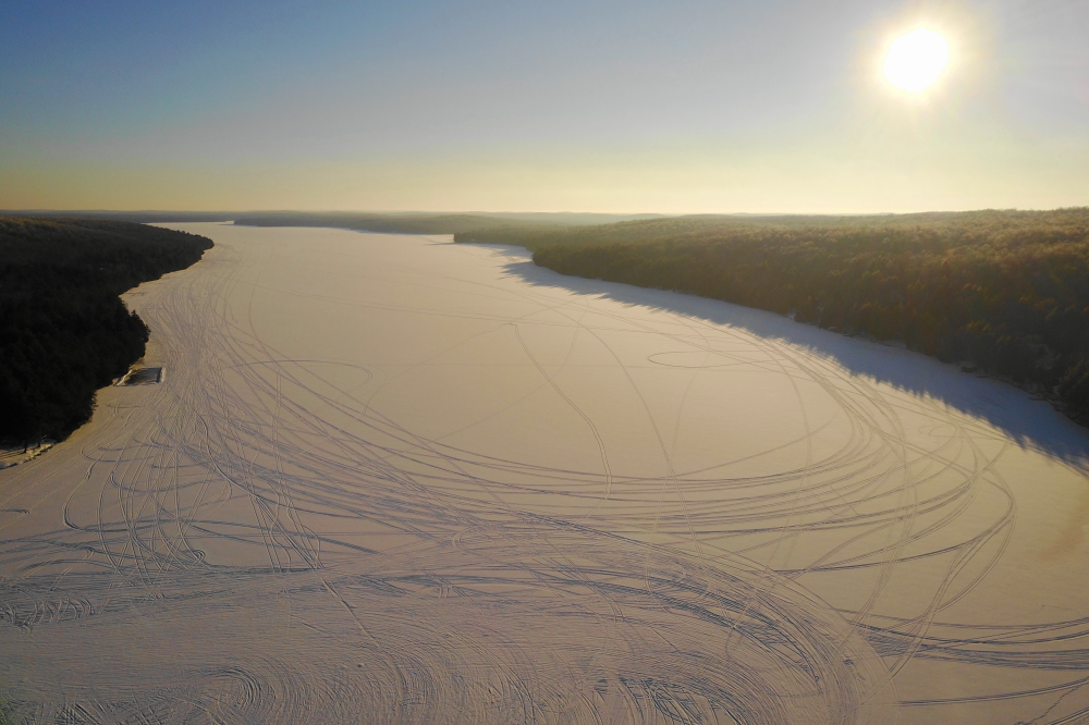 Last week started off with mild high temperatures, little snow, and plenty of sun. The gentle weather would continue for the entire week with the highs approaching freezing and the lows on a few mornings falling down to January.
