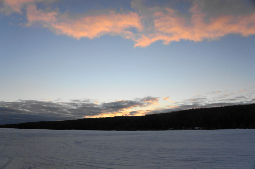 Sunsets were a mixed bag. Many evenings had thick cloud cover that made for an early dark. Others were cloudless, resulting in mornings like Thursday's 4°F, but a few held the proper mix of clouds and blue that painted a better evening sky.