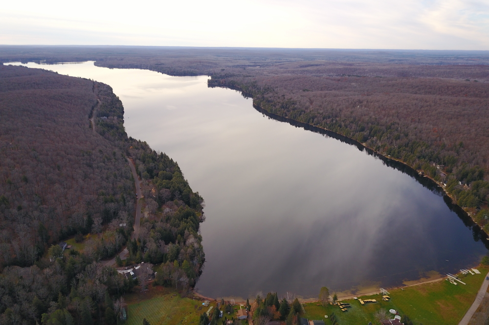 Last week started off warm, sunny, and almost spring like. The men were openly regretting pulling ski boats and piers. There was even talk of golf, yet there were no tee times to be had. Then the reality of the calendar manifested itself.