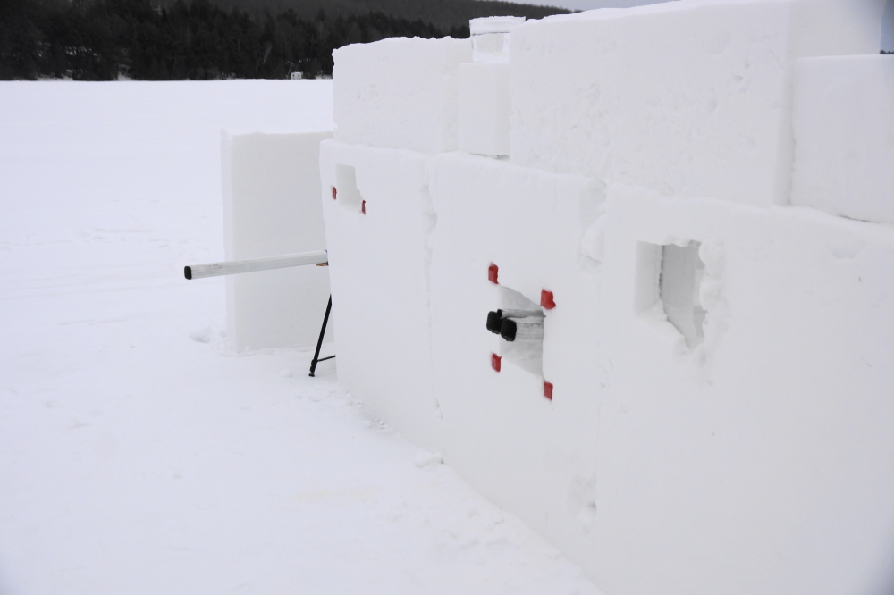 Armament for the south consisted of 3 Krispa Class launchers and 1 mini breech loading tube divided asymmetrically between 2 stations. In a finishing touch, six red "Jewels of Frightfulness" garnished a gun emplacement and an observation window in a stunning yet ill-conceived attempt to intimidate and demoralize the North's army.