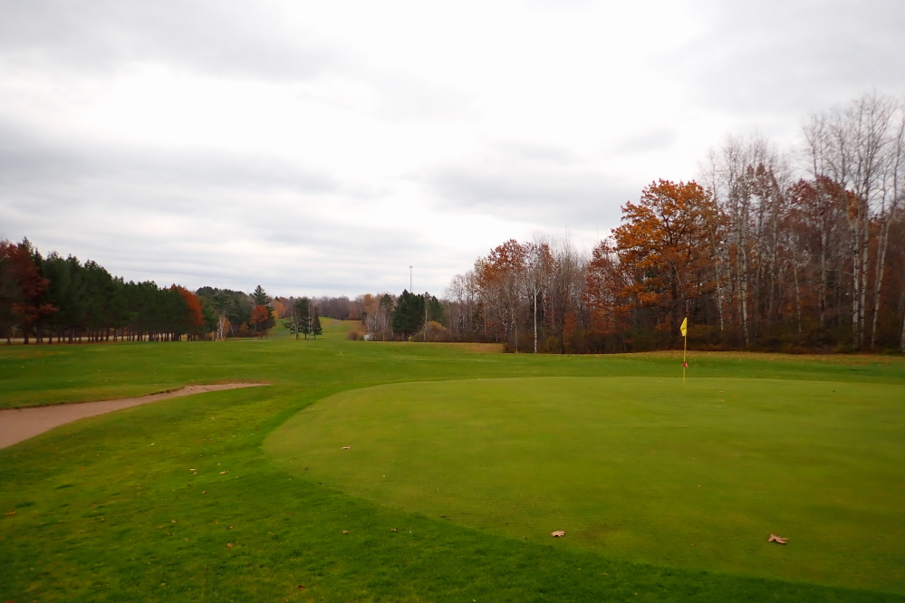 In between the rain, there was golf! The course was well flagged and snow free.