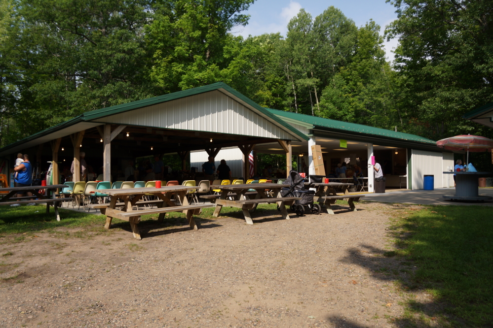 The Lake Lucerne Advancement Assocation held its annual Fun Day event on Saturday. The food was good and the auction was entertaining, but I should have bid more on the old bar glassware to replace the Malort weakened glasses we currently use.