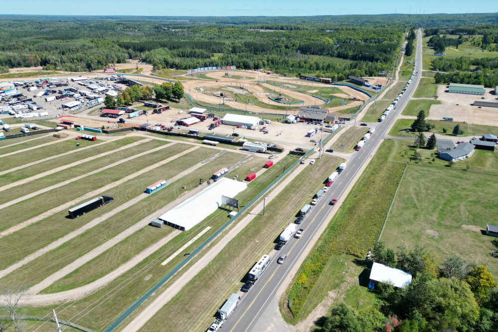 The traffic into the grounds on Hwy 8 was hideous.