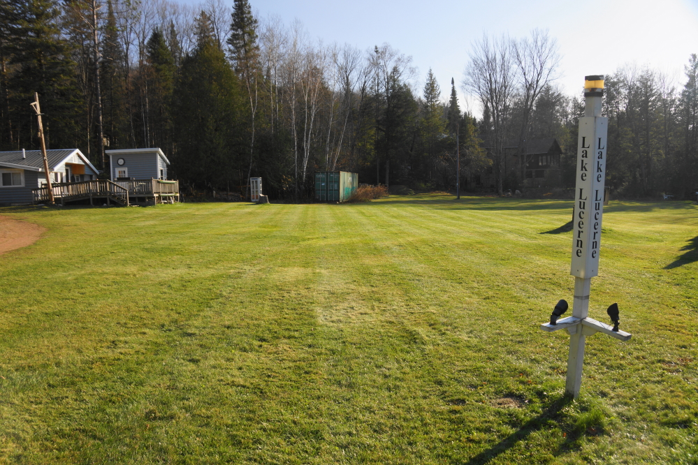 The warmer weather near the weekend ended most of the remaining snow and all the thick frost, permitting a much needed final lawn mowing. Huzzah!