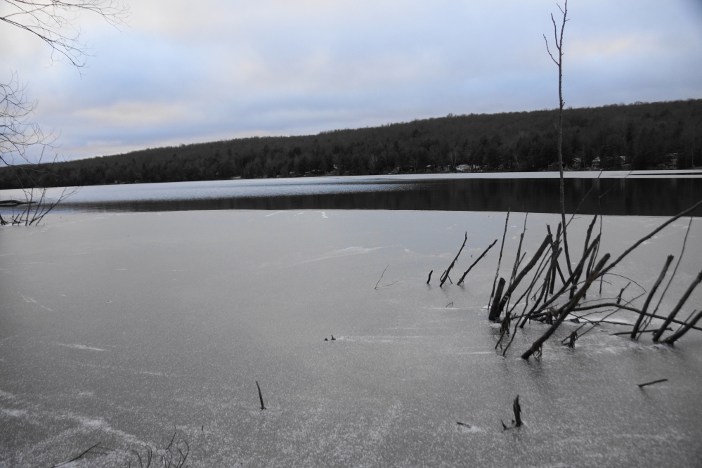 With all the edges having an extended ice sheet, we should be one cold, still night away from full ice-in.