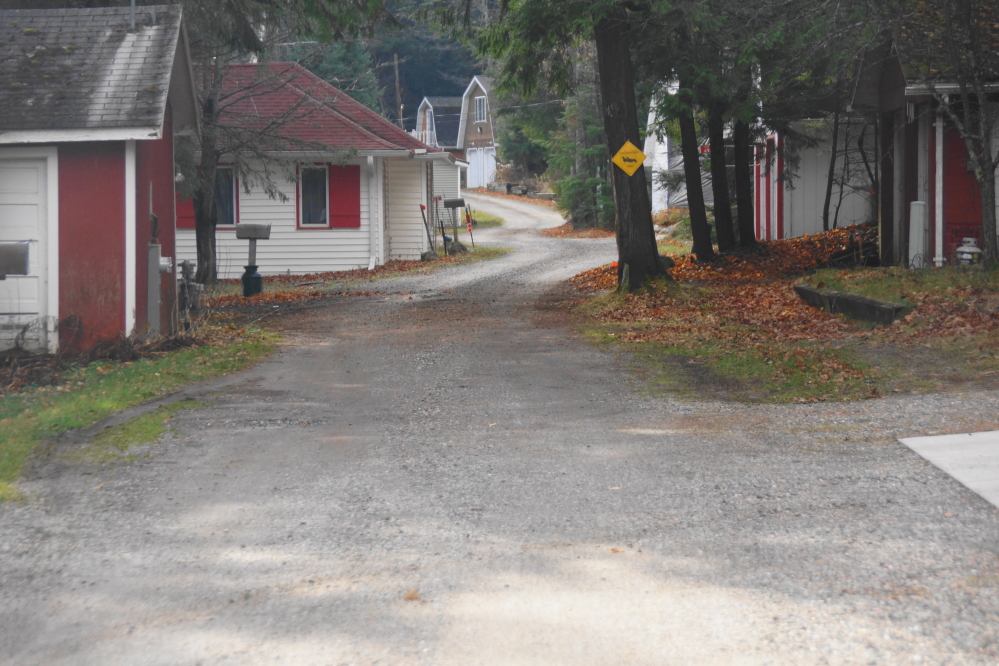 The ice and measurable snow has yet to come, so the condition of Knott Lane is still good. 