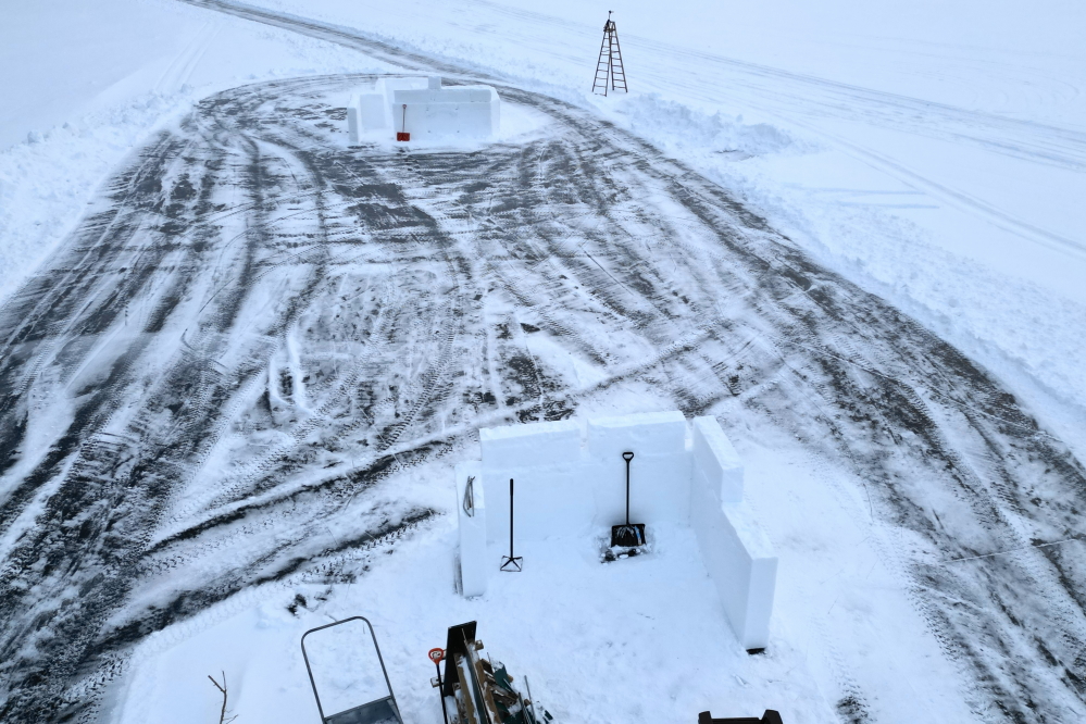 The north's fort had an extended wind wall and a single war room.