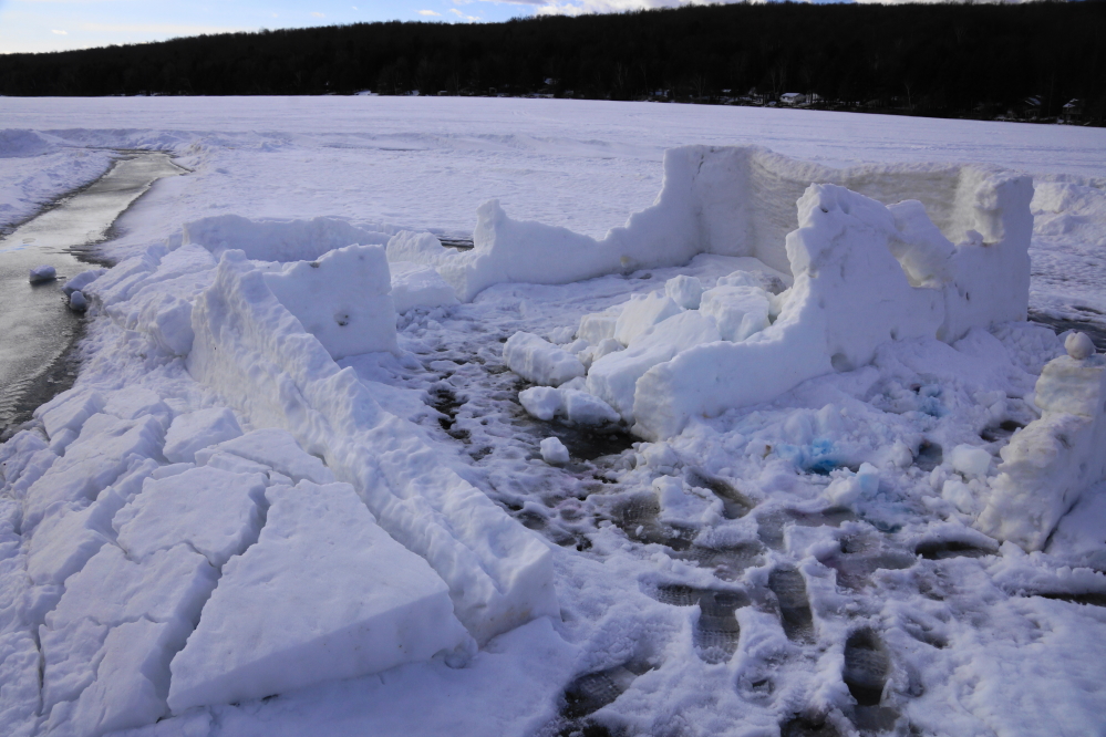 The southern fort fell apart in a similar fashion to the northern one.